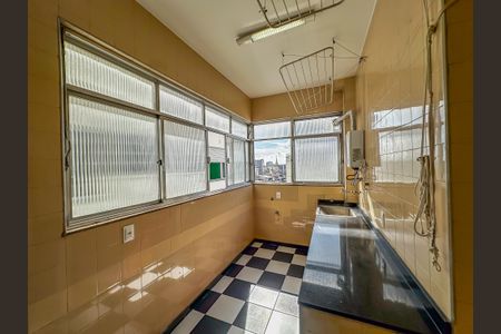 Apartamento para alugar com 155m², 3 quartos e 1 vaga