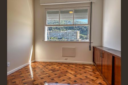 Apartamento para alugar com 155m², 3 quartos e 1 vaga