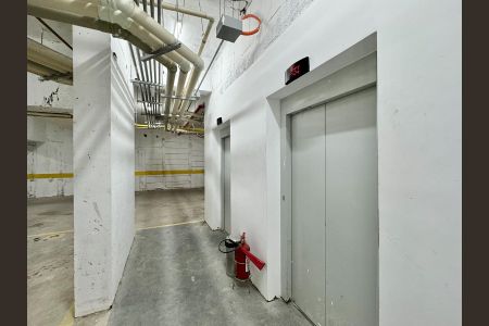 Apartamento à venda com 24m², 1 quarto e sem vagaElevadores