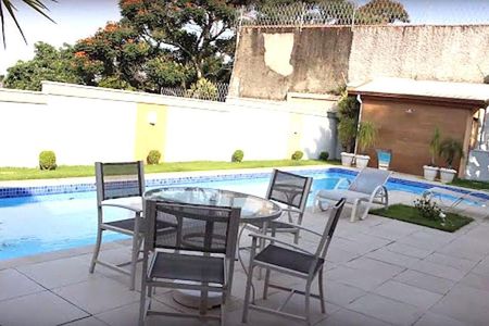 Casa para alugar com 340m², 4 quartos e 6 vagas