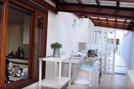Casa para alugar com 340m², 4 quartos e 6 vagas