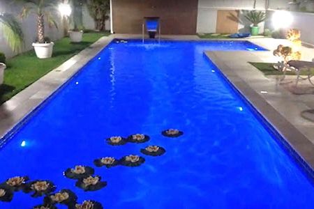 Casa para alugar com 340m², 4 quartos e 6 vagas