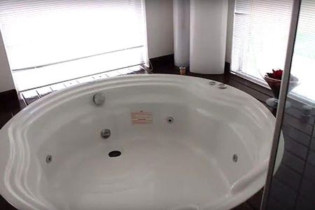 Casa para alugar com 340m², 4 quartos e 6 vagas