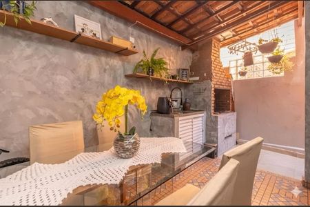 Foto 01 de casa à venda com 2 quartos, 85m² em Jardim Taquaral, São Paulo