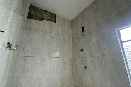 Banheiro de casa para alugar com 1 quarto, 59m² em Vila Amelia, Duque de Caxias