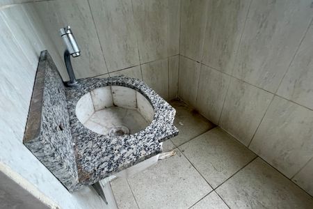 Banheiro de casa para alugar com 1 quarto, 59m² em Vila Amelia, Duque de Caxias