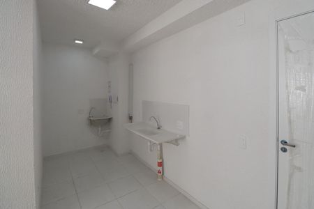 Apartamento para alugar com 32m², 2 quartos e sem vaga Apartamento para alugar com 32m², 2 quartos e sem vagaCozinha e Área de Serviço