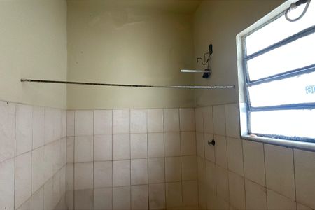 Banheiro de casa para alugar com 1 quarto, 60m² em Vila Amelia, Duque de Caxias