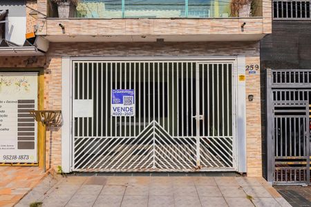 Casa à venda com 210m², 3 quartos e 2 vagasFachada