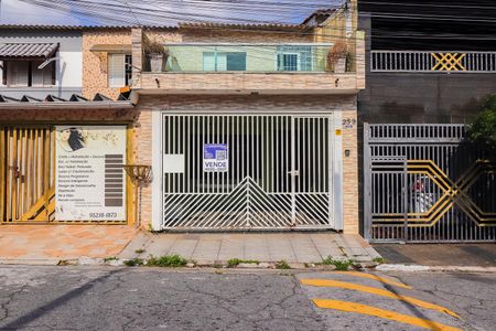 Casa à venda com 210m², 3 quartos e 2 vagasFachada