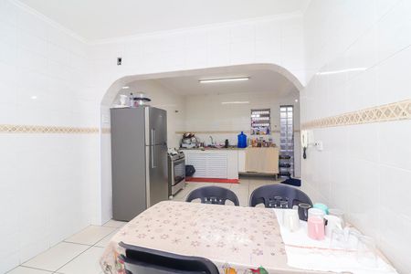 Casa à venda com 210m², 3 quartos e 2 vagasCopa
