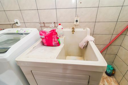 Casa à venda com 210m², 3 quartos e 2 vagasÁrea de Serviço