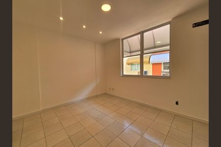 Casa de condomínio à venda com 200m², 3 quartos e 2 vagas