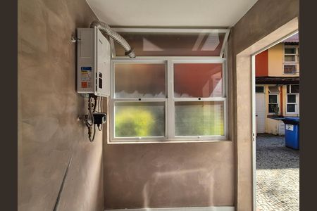 Casa de condomínio à venda com 200m², 3 quartos e 2 vagas