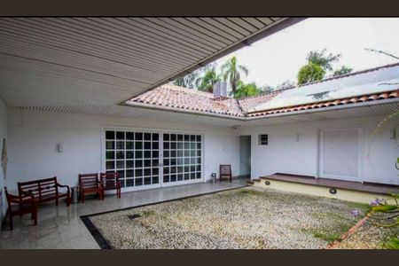 Casa de condomínio à venda com 200m², 3 quartos e 2 vagas