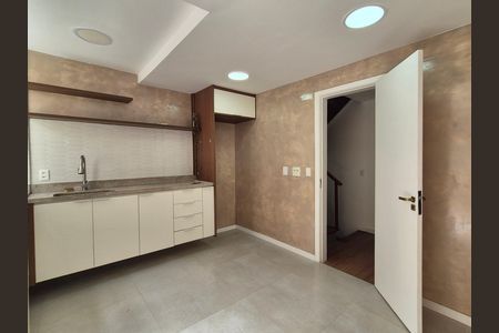 Casa de condomínio à venda com 200m², 3 quartos e 2 vagas