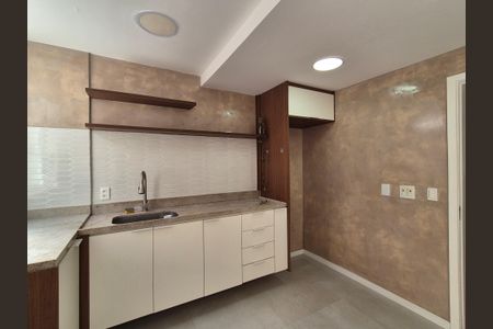 Casa de condomínio à venda com 200m², 3 quartos e 2 vagas