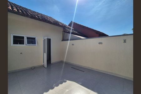 Casa de condomínio à venda com 200m², 3 quartos e 2 vagas