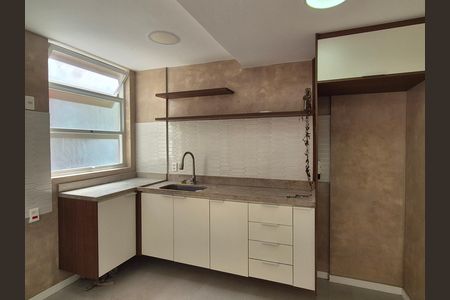 Casa de condomínio à venda com 200m², 3 quartos e 2 vagas