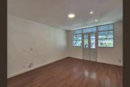 Casa de condomínio à venda com 200m², 3 quartos e 2 vagas