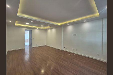 Casa de condomínio à venda com 200m², 3 quartos e 2 vagas