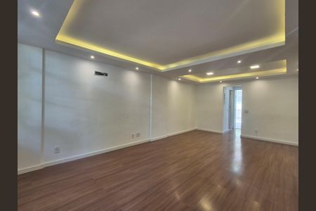 Casa de condomínio à venda com 200m², 3 quartos e 2 vagas