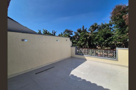 Casa de condomínio à venda com 200m², 3 quartos e 2 vagas