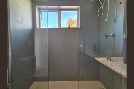 Casa de condomínio à venda com 200m², 3 quartos e 2 vagas
