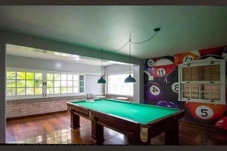 Casa de condomínio à venda com 200m², 3 quartos e 2 vagas