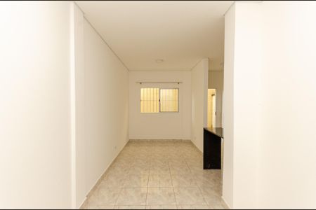 Quarto / Sala de kitnet/studio para alugar com 1 quarto, 45m² em Vila Mangalot, São Paulo