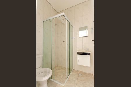 Banheiro de kitnet/studio para alugar com 1 quarto, 45m² em Vila Mangalot, São Paulo