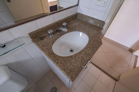 Apartamento para alugar com 68m², 2 quartos e 1 vagaBanheiro