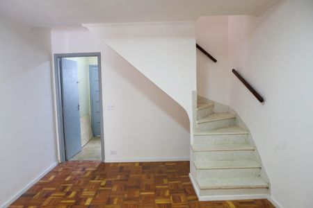 Casa à venda com 73m², 2 quartos e 1 vagaSala