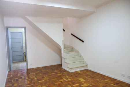 Sala de casa à venda com 2 quartos, 73m² em Jardim Rizzo, São Paulo