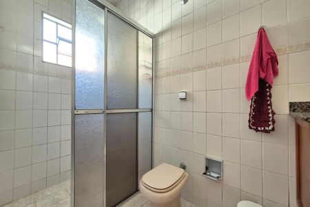 Casa à venda com 250m², 4 quartos e 1 vaga Casa à venda com 250m², 4 quartos e 1 vagaBanheiro da Suíte