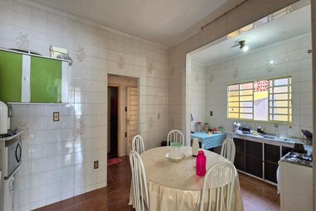 Casa à venda com 250m², 4 quartos e 1 vaga Casa à venda com 250m², 4 quartos e 1 vagaCopa