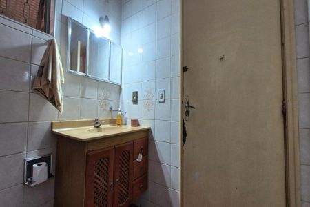 Casa à venda com 250m², 4 quartos e 1 vaga Casa à venda com 250m², 4 quartos e 1 vagaBanheiro