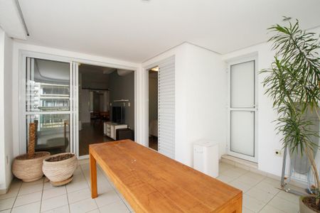 Apartamento para alugar com 90m², 2 quartos e 2 vagasVaranda da Sala de Estar e Suíte 1