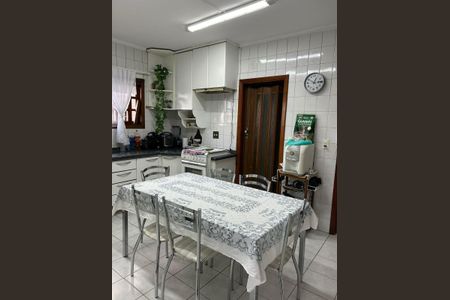 Casa para alugar com 214m², 3 quartos e 5 vagas Casa para alugar com 214m², 3 quartos e 5 vagasCozinha