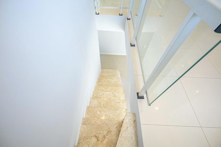 Apartamento à venda com 96m², 2 quartos e 1 vagaEscada