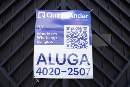 Casa para alugar com 175m², 3 quartos e 1 vagaPlaca instalada no portão do imóvel - Código da placa: GTPE-135