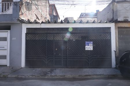 Casa para alugar com 175m², 3 quartos e 1 vagaFachada do imóvel - Placa instalada no portão do imóvel - Código da placa: GTPE-135