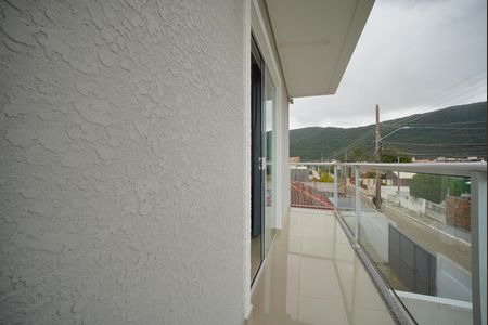 Casa de condomínio para alugar com 100m², 3 quartos e 2 vagasSacada da Suíte