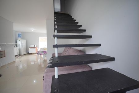 Escada para Andar Superior de casa de condomínio para alugar com 3 quartos, 100m² em São João do Rio Vermelho, Florianópolis