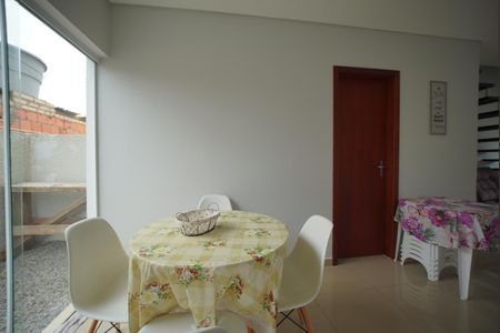 Sala de Jantar de casa de condomínio para alugar com 3 quartos, 100m² em São João do Rio Vermelho, Florianópolis