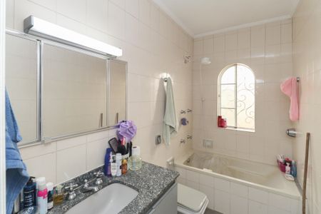 Casa à venda com 178m², 4 quartos e 2 vagasBanheiro da Suíte 1
