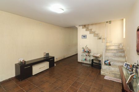 Casa à venda com 178m², 4 quartos e 2 vagasSala