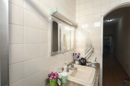 Casa à venda com 178m², 4 quartos e 2 vagasBanheiro