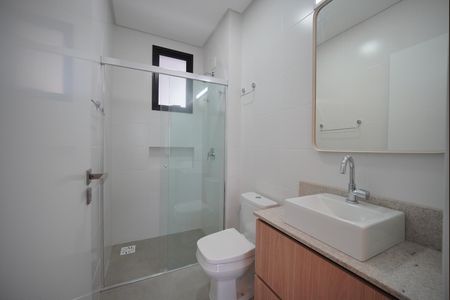 Banheiro de kitnet/studio para alugar com 1 quarto, 35m² em Centro, Florianópolis