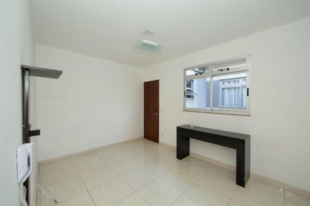 SALA de apartamento à venda com 2 quartos, 45m² em Estoril , Belo Horizonte
